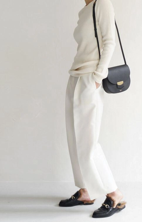 Mặc quần linen trắng mang giày gì cho đậm chất tiểu thư tham khảo ngay 8 mẫu giày này để diện linen đẹp như gái pháp