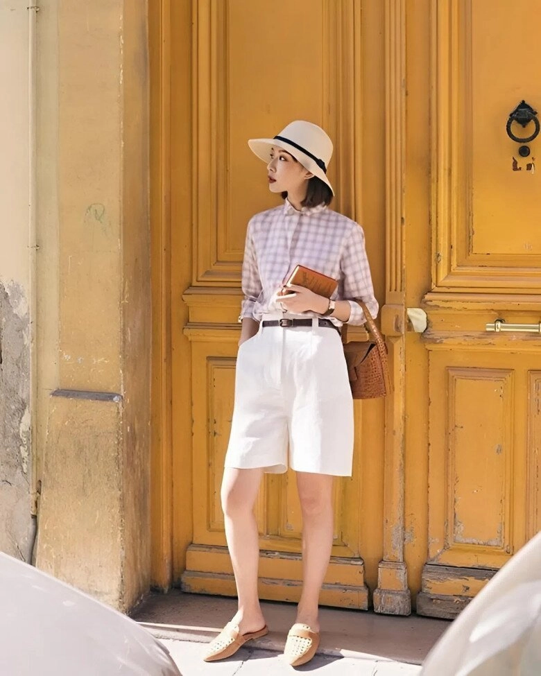 Mặc quần short mang giày gì đẹp gợi ý chị em top 7 kiểu giày nịnh dáng nhất khi mặc cùng quần ngắn