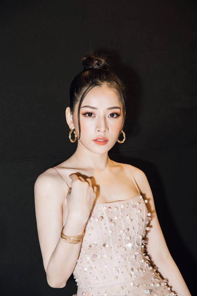 Mải mê khoe núi đồi tròn đầy chi pu lại bị vướng nghi vấn trùng tu vòng 1