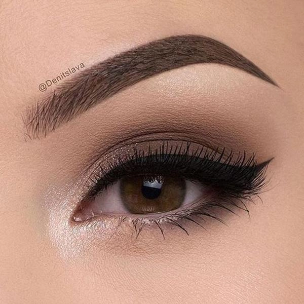 Mắt khói môi màu nude combo ấn tượng cho tiệc tất niên chị em nhất định phải thử