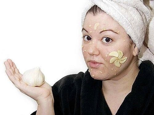 Mặt như vừng cơm cháy cũng nhẵn mịn ngay với 3 cách trị mụn trứng cá chưa đến 5 ngàn