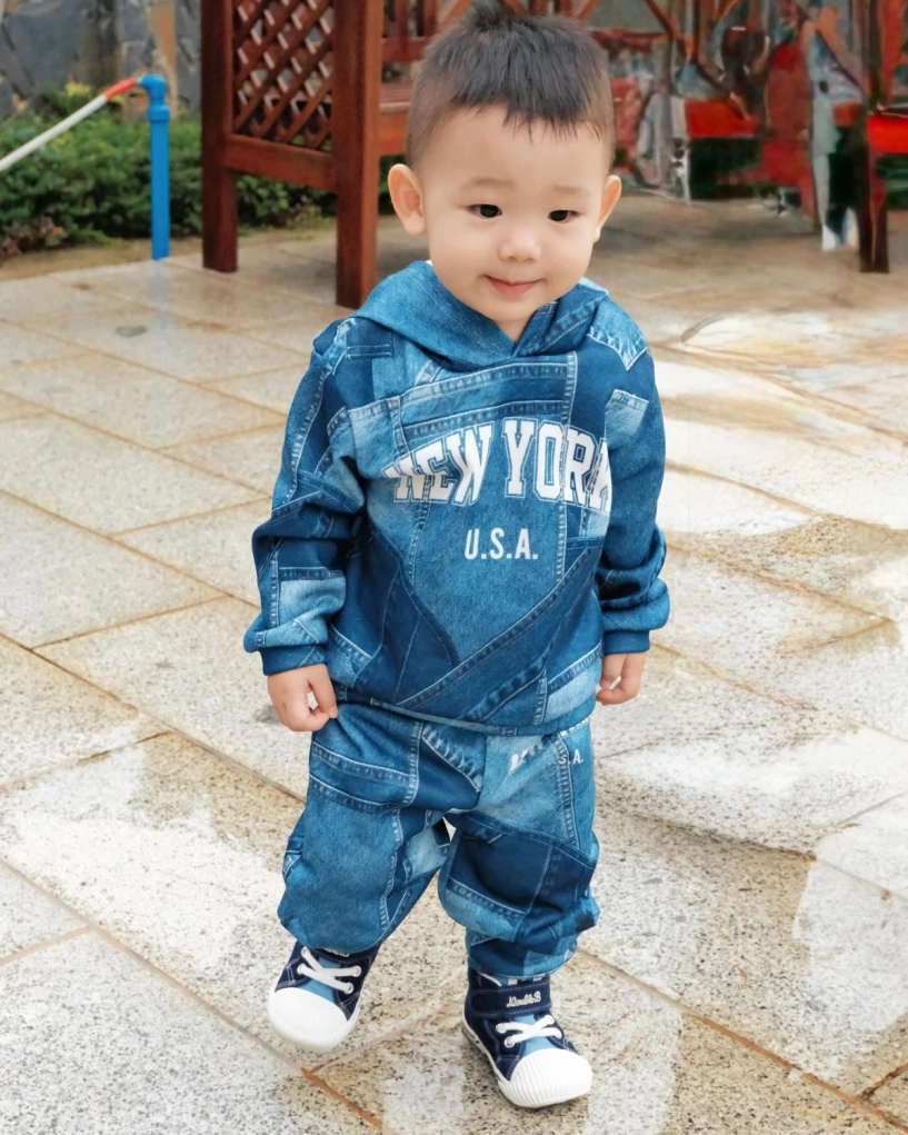 Minh hằng cho quý tử hai tuổi diện đồ như hot boy