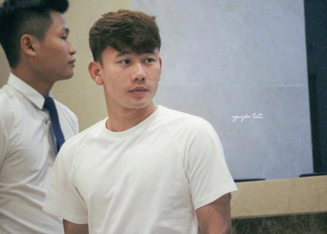Minh vương và bạn gái có trở thành cặp đôi trai xinh gái đẹp được yêu thích nhất