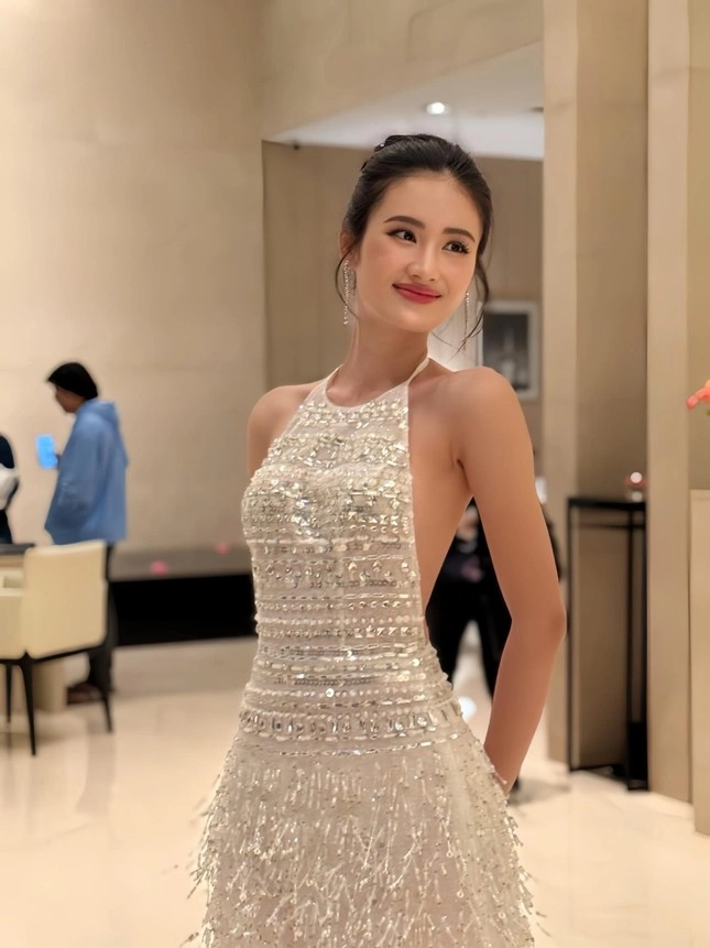 Miss world 2025 thay đổi style liên tục hoa hậu ý nhi vẫn bị góp ý một chi tiết