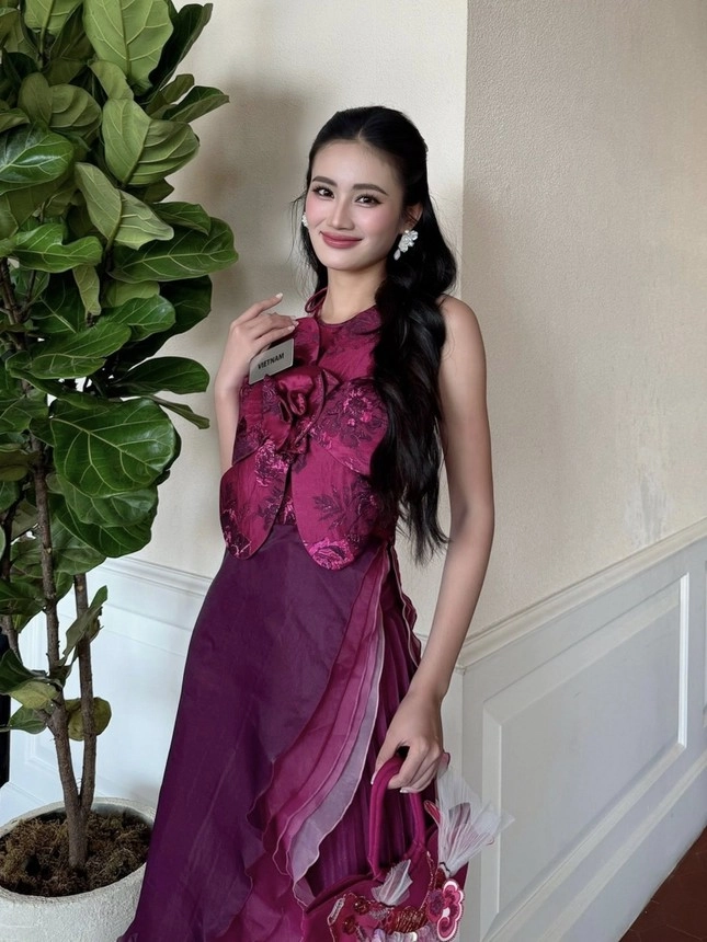 Miss world 2025 thay đổi style liên tục hoa hậu ý nhi vẫn bị góp ý một chi tiết