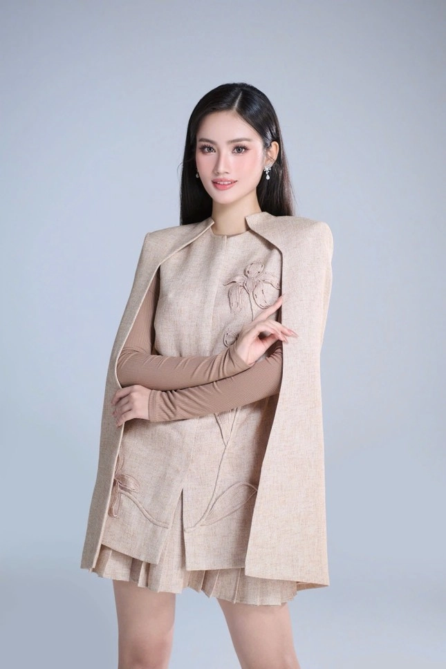 Miss world 2025 thay đổi style liên tục hoa hậu ý nhi vẫn bị góp ý một chi tiết