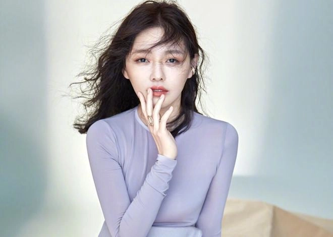 Móc họng nuốt giun mỹ nhân hoa ngữ gây kinh hãi với những chiêu làm đẹp không tưởng