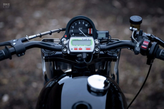 Một chiếc xe đua triumph t140 lấy cảm hứng từ tr6 của steve mcqueen