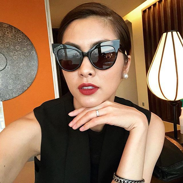 Muốn biết màu son nào lên ngôi cuối năm theo dõi ngay hội các mẹ sành điệu nhất showbiz việt