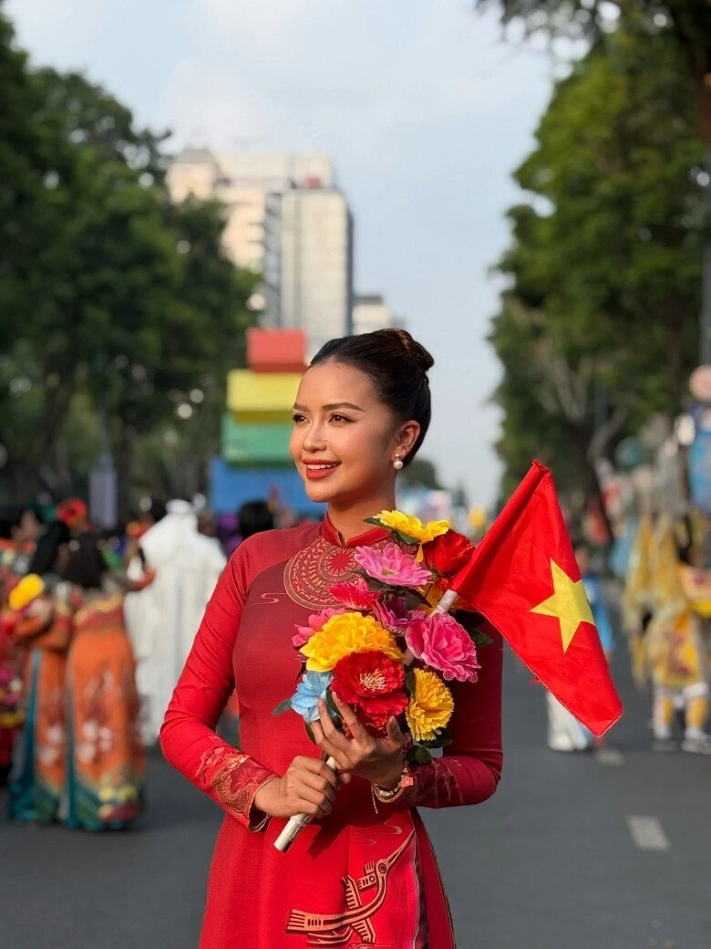 Mỹ nhân việt đẹp phát sáng trong buổi diễu hành tiết lộ về vai trò giám đốc quốc gia tại hoa hậu hoàn vũ việt nam
