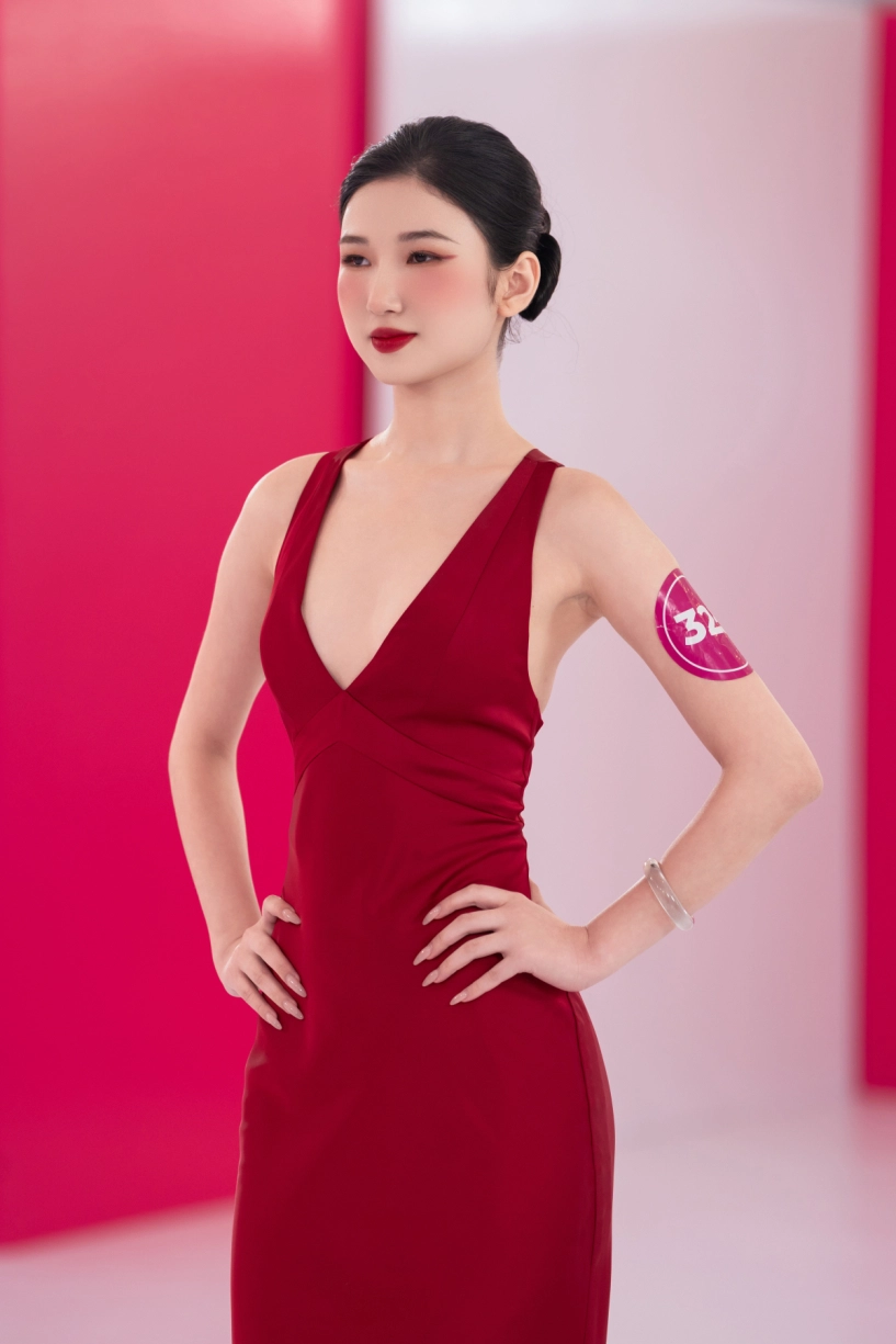 Mỹ nhân xinh như hoa hậu gây chú ý ở vietnams next top model