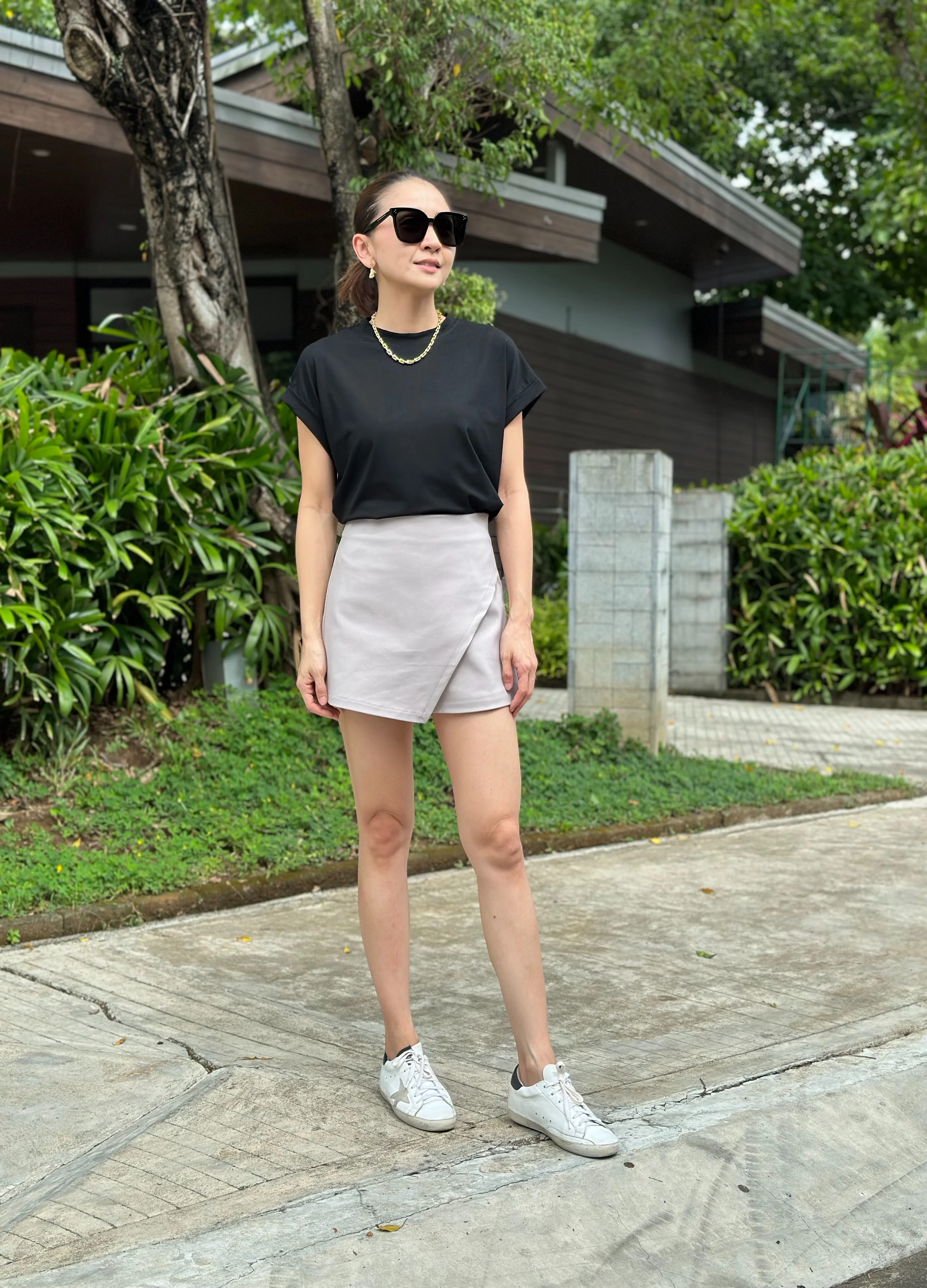 mỹ nhân xuyên không triệu lộ tư bị tốc váy vẫn không phản cảm nhờ 1 món đồ tinh tế chị em học ngay để mặc váy chuẩn thơ