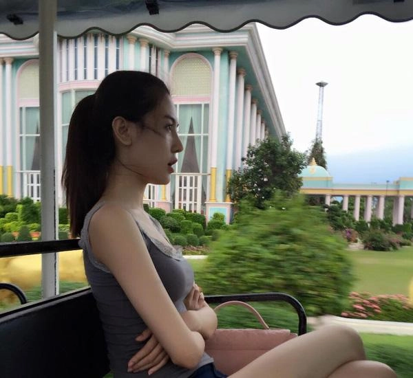 Mỹ nữ vũng tàu đi siêu xe 70 tỷ lộ ảnh cũ 5 năm trước bị tố dao kéo