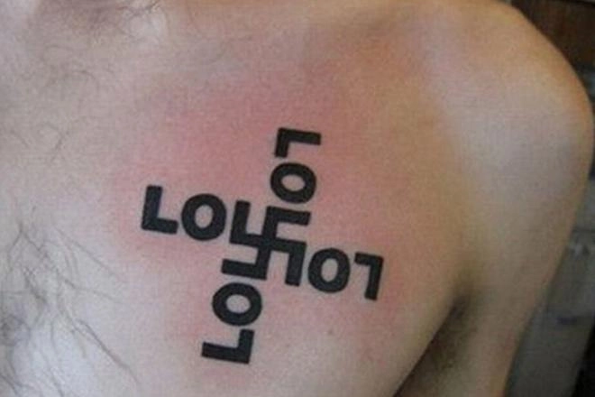 Nên thả biểu tượng cảm xúc khóc hay cười cho những hình xăm siêu kỳ cục này đây