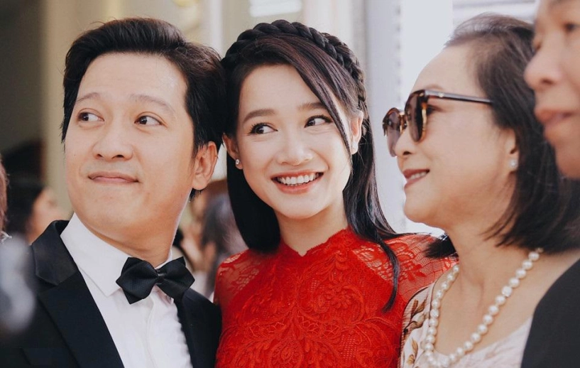 Ngày cưới được khen xinh đẹp nhưng nhã phương vẫn để lộ bộ phận lão hóa sớm như u40