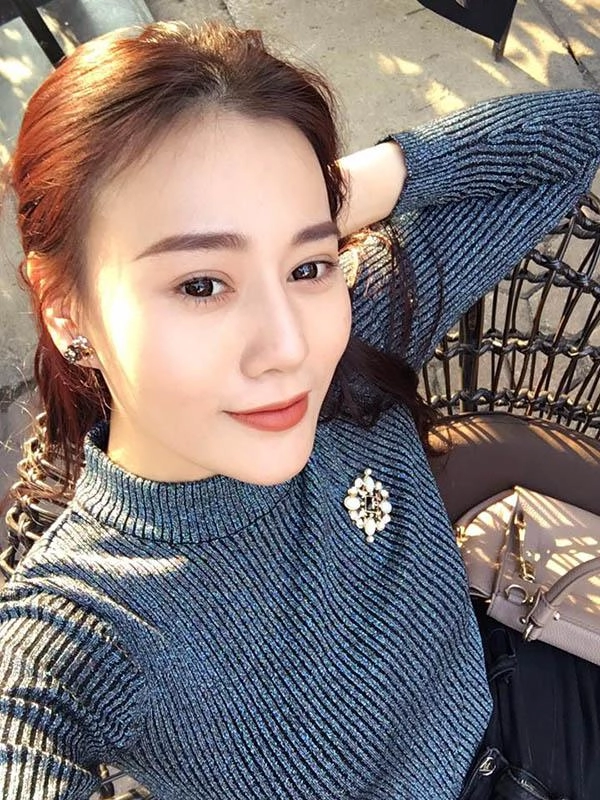 Ngớ người trước hình selfie của quỳnh búp bê dân tình tự hỏi đây là quỳnh hay kelly nguyễn