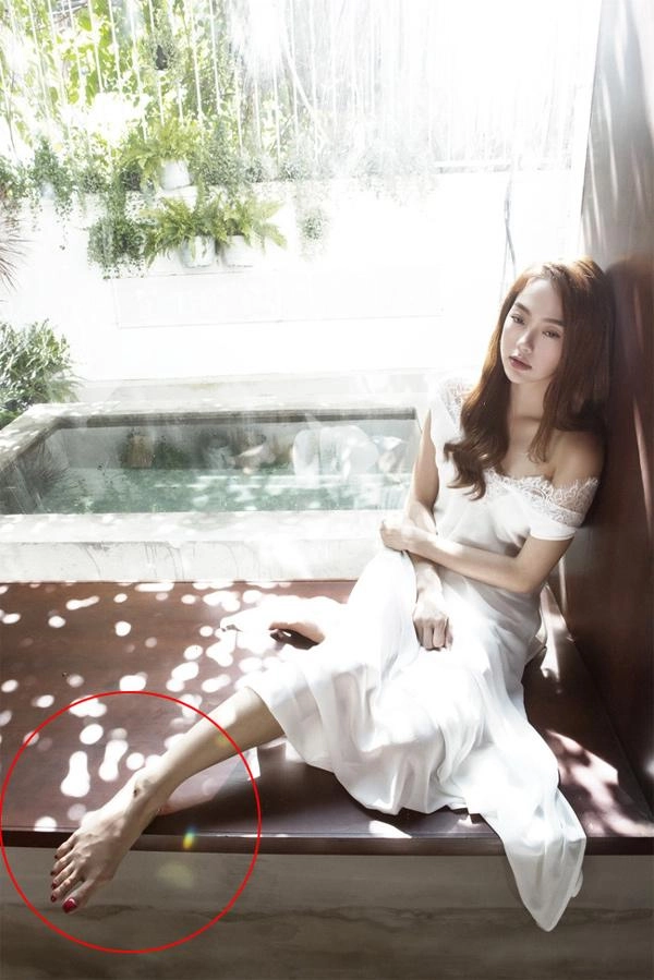 Ngoài chiếc cằm gây hốt hoảng fan còn chú ý khuyết điểm này của minh hằng