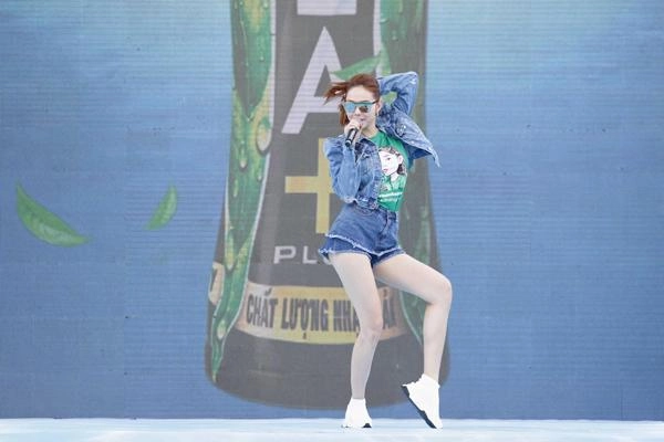 Ngoài chiếc cằm gây hốt hoảng fan còn chú ý khuyết điểm này của minh hằng