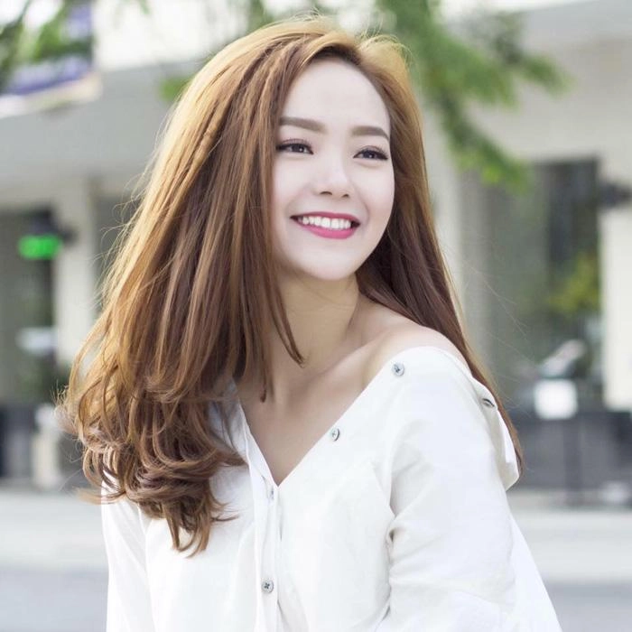 Ngoài mặc đồ khó đỡ minh hằng là mỹ nhân tiếp theo mắc lỗi kẻ lông mày