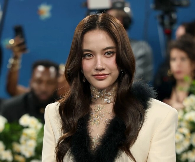 ngọc nữ thế hệ mới của thái lan khiến phóng viên nhận nhầm là jisoo tại met gala gu thời trang xứng danh nàng thơ valentino