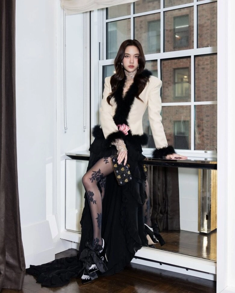 ngọc nữ thế hệ mới của thái lan khiến phóng viên nhận nhầm là jisoo tại met gala gu thời trang xứng danh nàng thơ valentino
