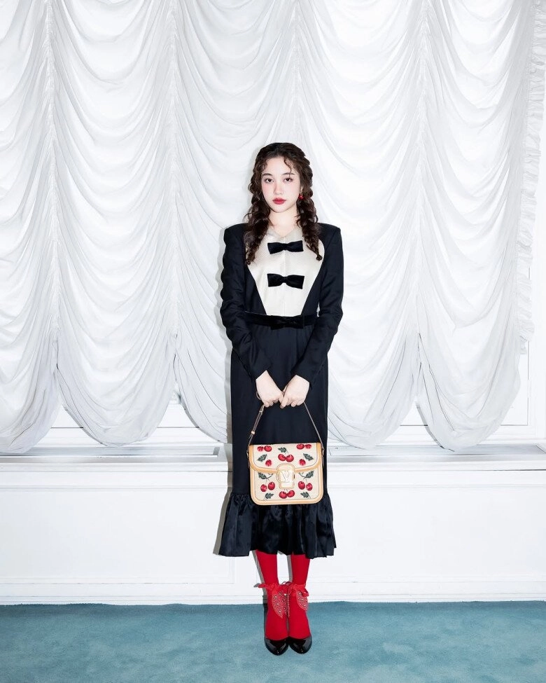 ngọc nữ thế hệ mới của thái lan khiến phóng viên nhận nhầm là jisoo tại met gala gu thời trang xứng danh nàng thơ valentino