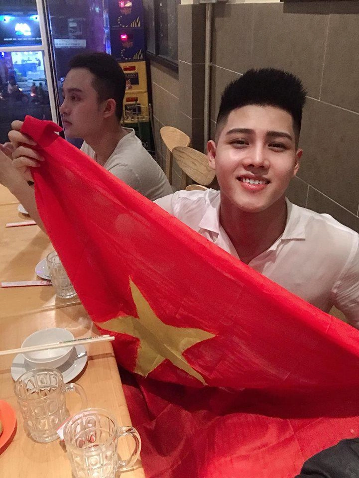 Người yêu bỏ vì quá xấu 3 chàng trai khiến người cũ ôm hận vì phục thù bằng nhan sắc