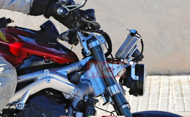 Nguyên mẫu sportbike daytona 765 hoàn toàn mới được phát hiện khi đang thử nghiệm