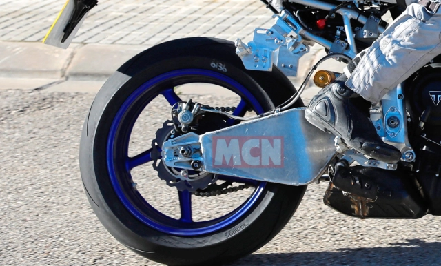 Nguyên mẫu sportbike daytona 765 hoàn toàn mới được phát hiện khi đang thử nghiệm