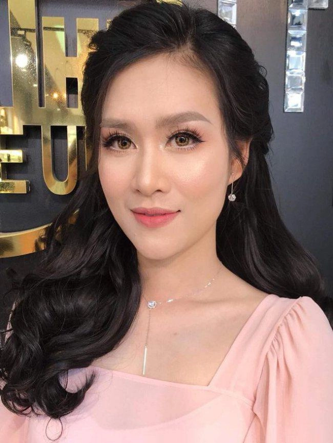 Nguyệt thảo mai bị nghi phẫu thuật thẩm mỹ khi xuất hiện với gương mặt lạ