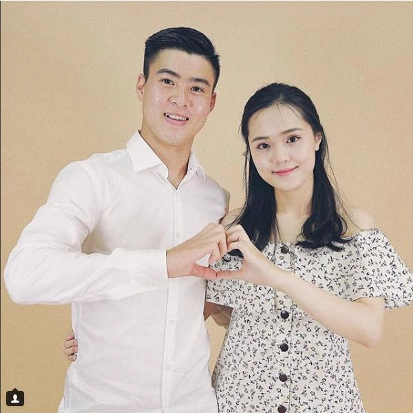 Nhan sắc không ai thua ai của những bóng hồng xung quanh các cầu thủ u23 việt nam