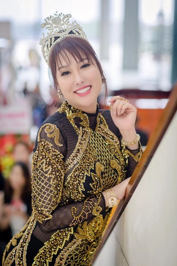 Nhan sắc quá khác lạ thân hình kém thon gọn đây có thật là phi thanh vân