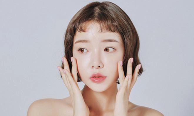 Nhiều chị em gián tiếp hủy hoại da vì không phân biệt được cấp ẩm với dưỡng ẩm