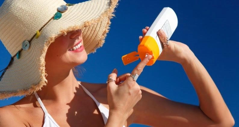 Nhiều người không bao giờ thiếu kem chống nắng nhưng chưa chắc đã biết những điều sau