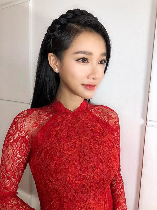 Nhìn nhã phương và các sao việt ngày trước bạn sẽ thấy sự khác biệt trong cách trang điểm