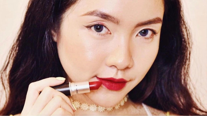 Nhờ cách trang điểm 2 cô nàng này được ví như bản sao của tăng thanh hà