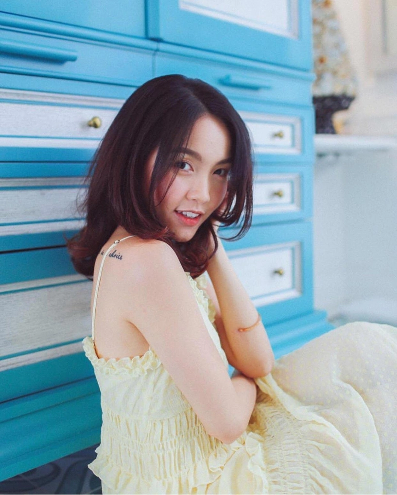 Nhờ cách trang điểm 2 cô nàng này được ví như bản sao của tăng thanh hà