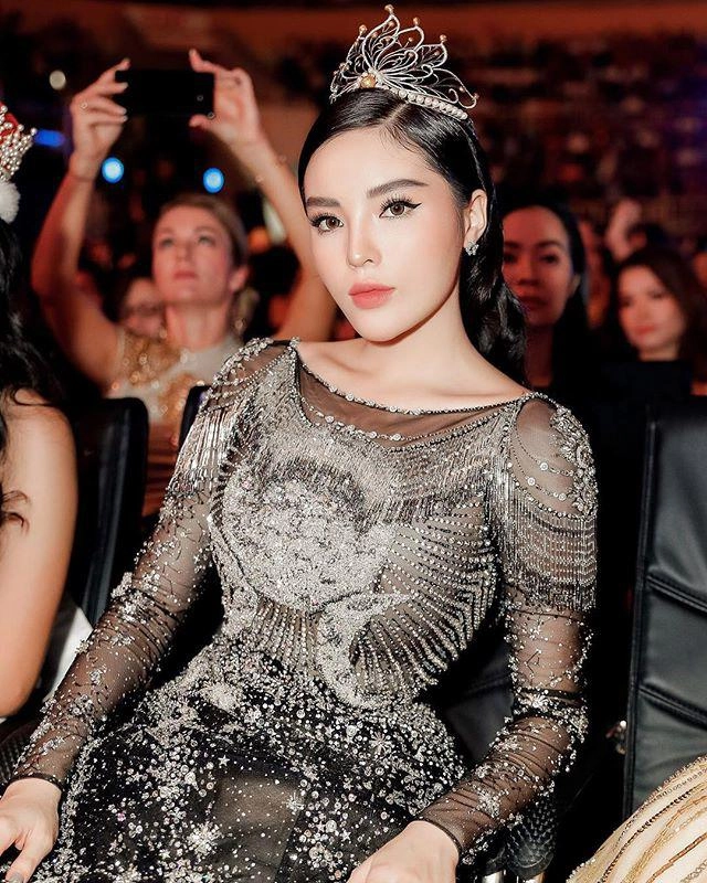 Nhờ kỳ duyên nhã phương mới thấy màu son và cách tô son cũng có thể dìm hàng nhan sắc