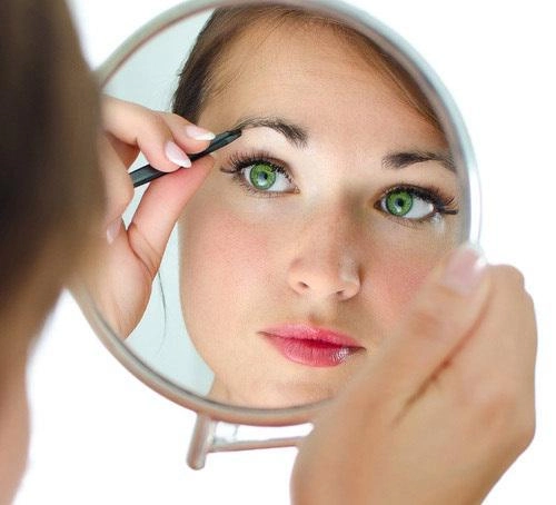 Nhỡ tay cạo tỉa lông mày quá đà cần biết 5 mẹo này để chữa cháy