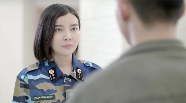 Những sao nữ ngoài đời xinh đẹp cứ lên phim là bị dìm thê thảm