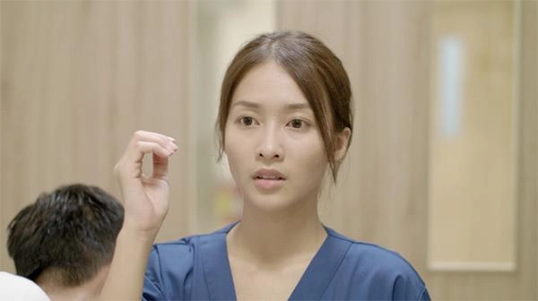 Những sao nữ ngoài đời xinh đẹp cứ lên phim là bị dìm thê thảm