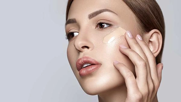 Những sao nữ ngoài đời xinh đẹp cứ lên phim là bị dìm thê thảm
