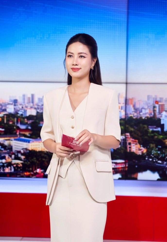 Nữ btv thời sự cao 173m gây chú ý ở hoa hậu hoàn vũ việt nam 2025