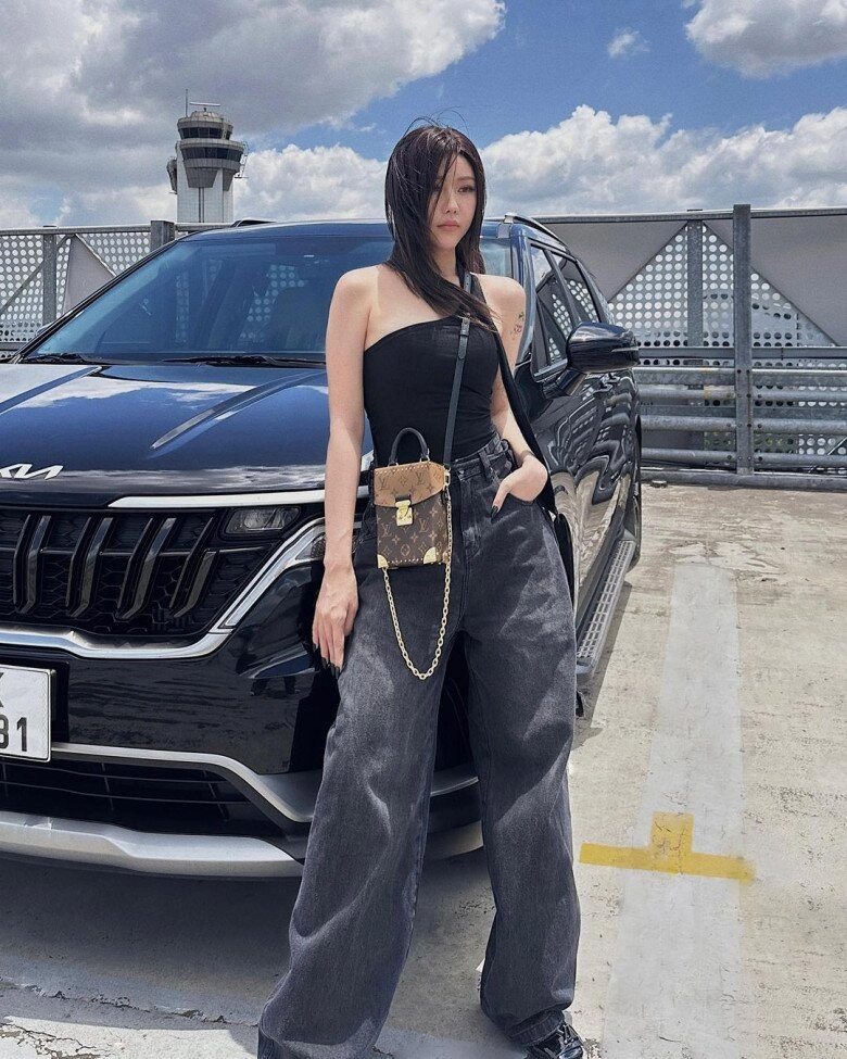 Nữ ca sĩ u40 nhưng mặc đẹp hơn cả gen z khi cá tính bùng cháy lúc lại bánh bèo như cô nữ chính ngôn tình