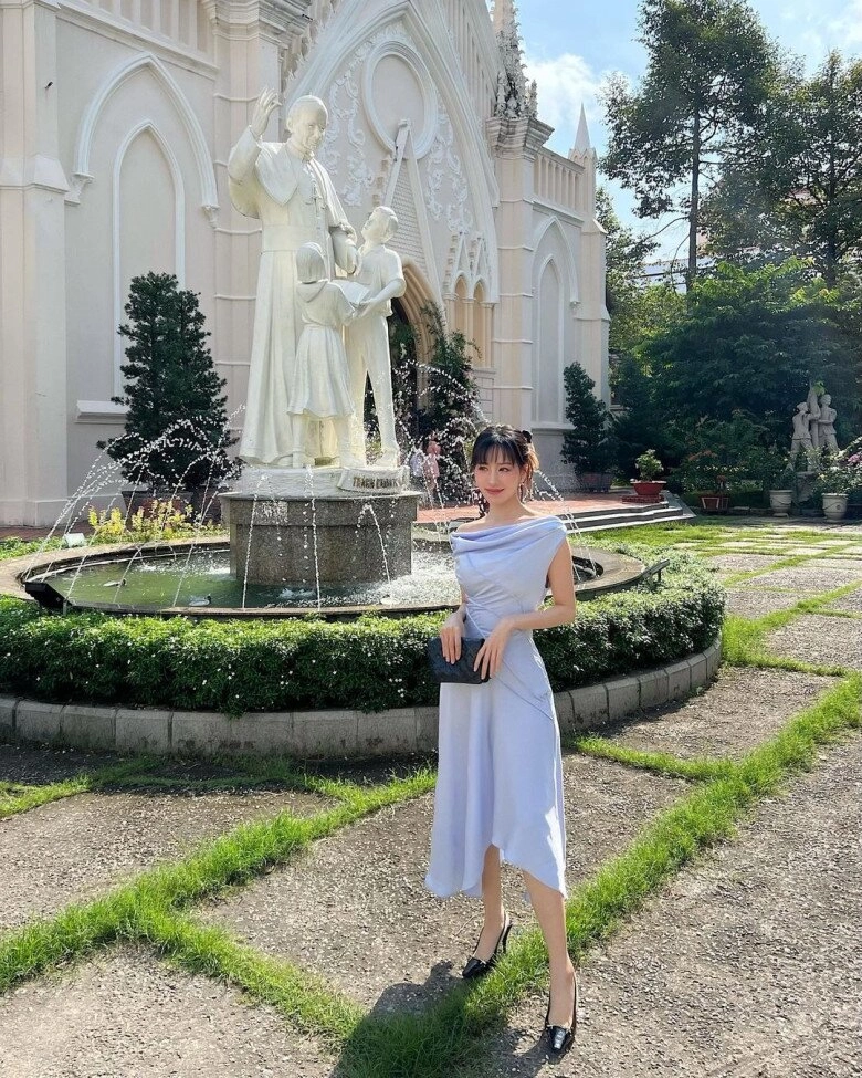 Nữ ca sĩ u40 nhưng mặc đẹp hơn cả gen z khi cá tính bùng cháy lúc lại bánh bèo như cô nữ chính ngôn tình