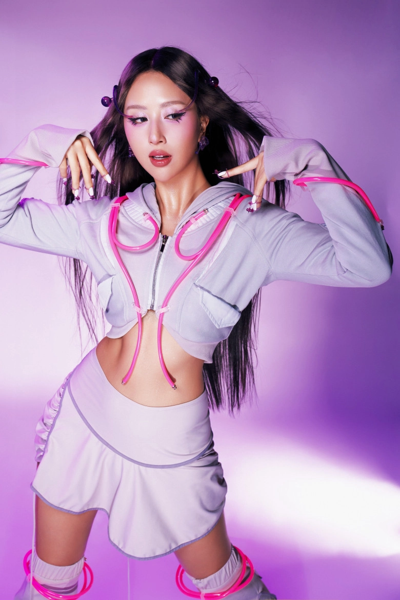 Quỳnh anh shyn khoe giao diện độc lạ từ răng tới tóc khó ai chiến lại tại vũ trụ em xinh say hi