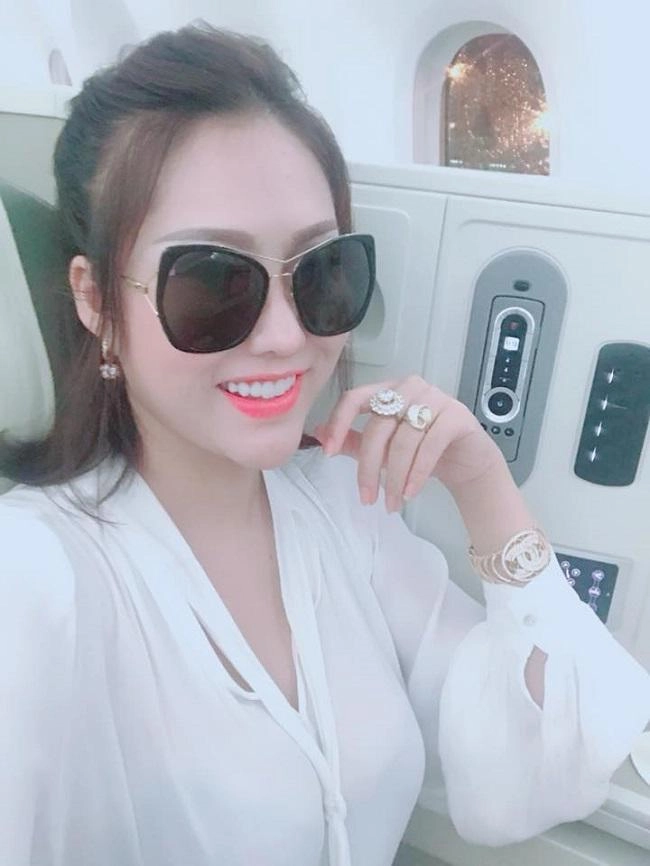 Sau 1 năm đại tu tiền tỷ phi thanh vân ngày càng giống búp bê bốc lửa