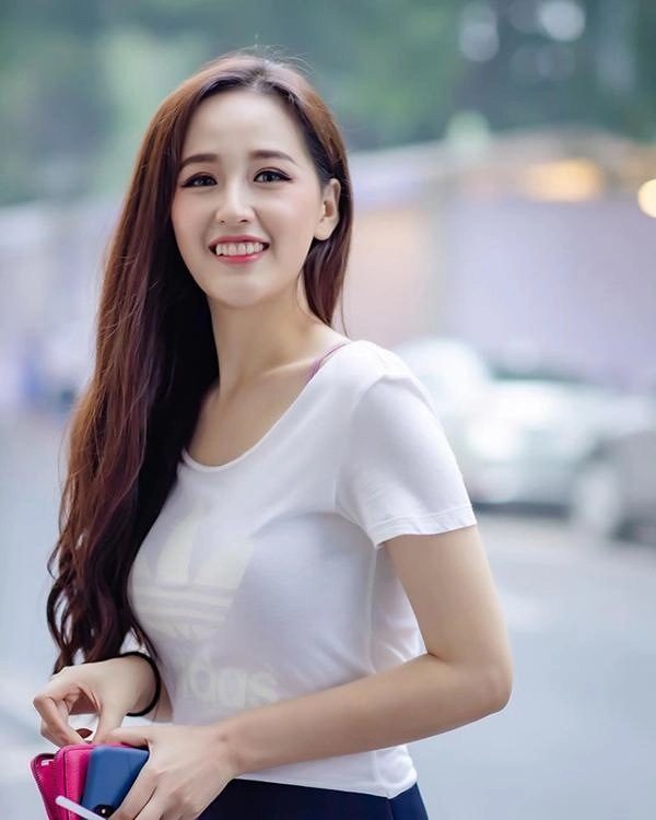 Sau bao nhiêu năm bây giờ mới biết lý do mai phương thuý trung thành với kiểu tóc này