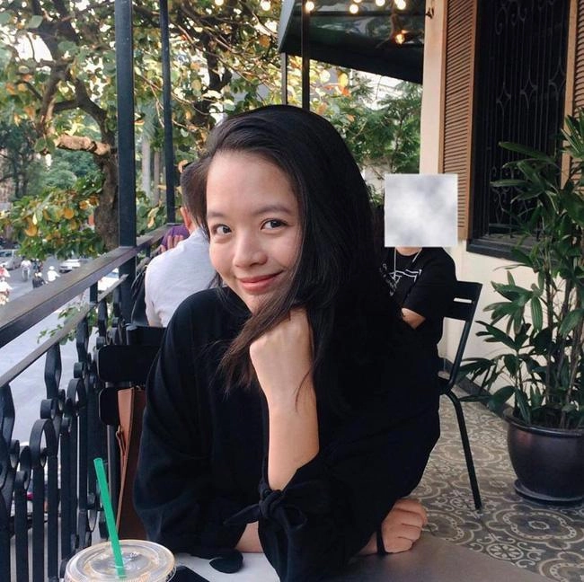 Sinh con được 2 tháng con gái nsưt chiều xuân khoe nhan sắc lộng lẫy hơn thời còn son rỗi