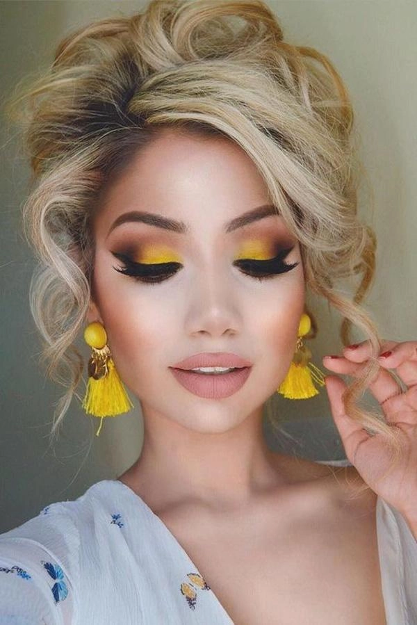 Soán ngôi lông mày sắc lẹm chắc chắn xu hướng kẻ lông mày 2019 này sẽ khiến bạn bất ngờ